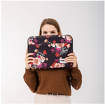 Housse nouveau MacBook Air - Roses Fond Noir